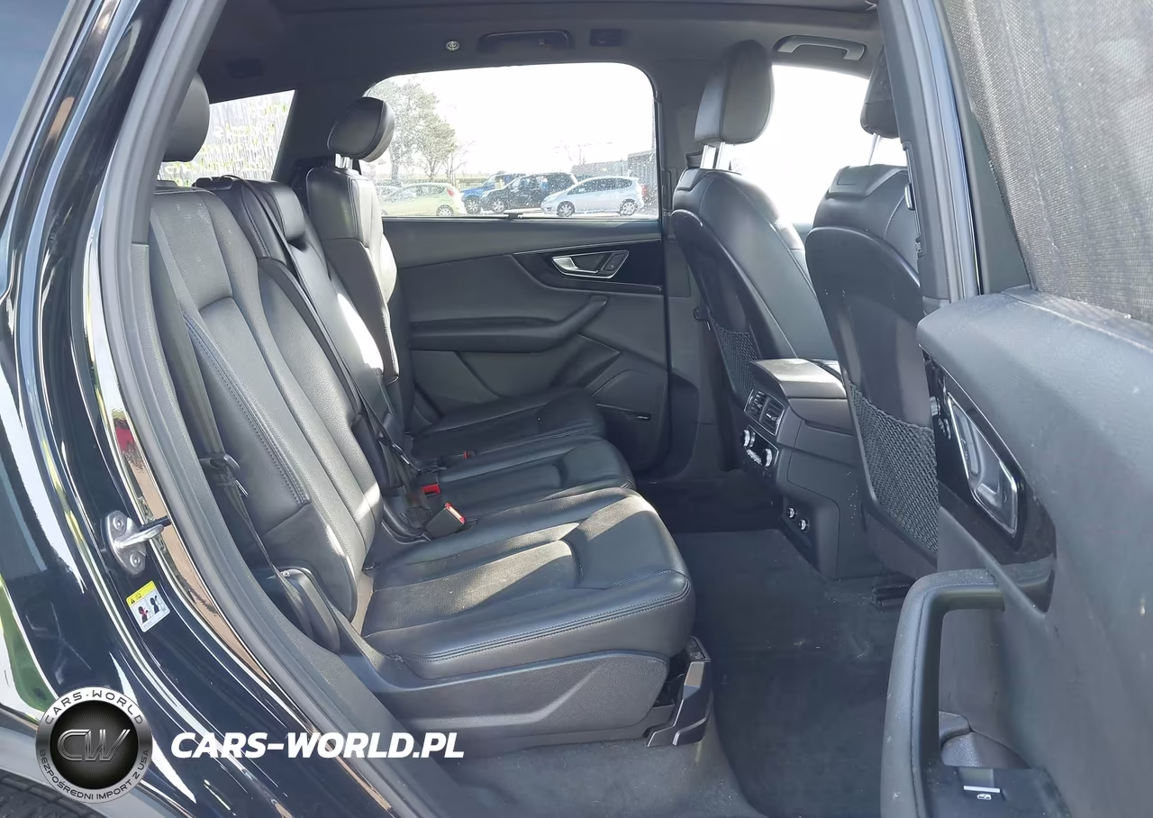 2018 Audi Q7 3.0T Premium VIN:WA1LAAF78JD048807 - 8