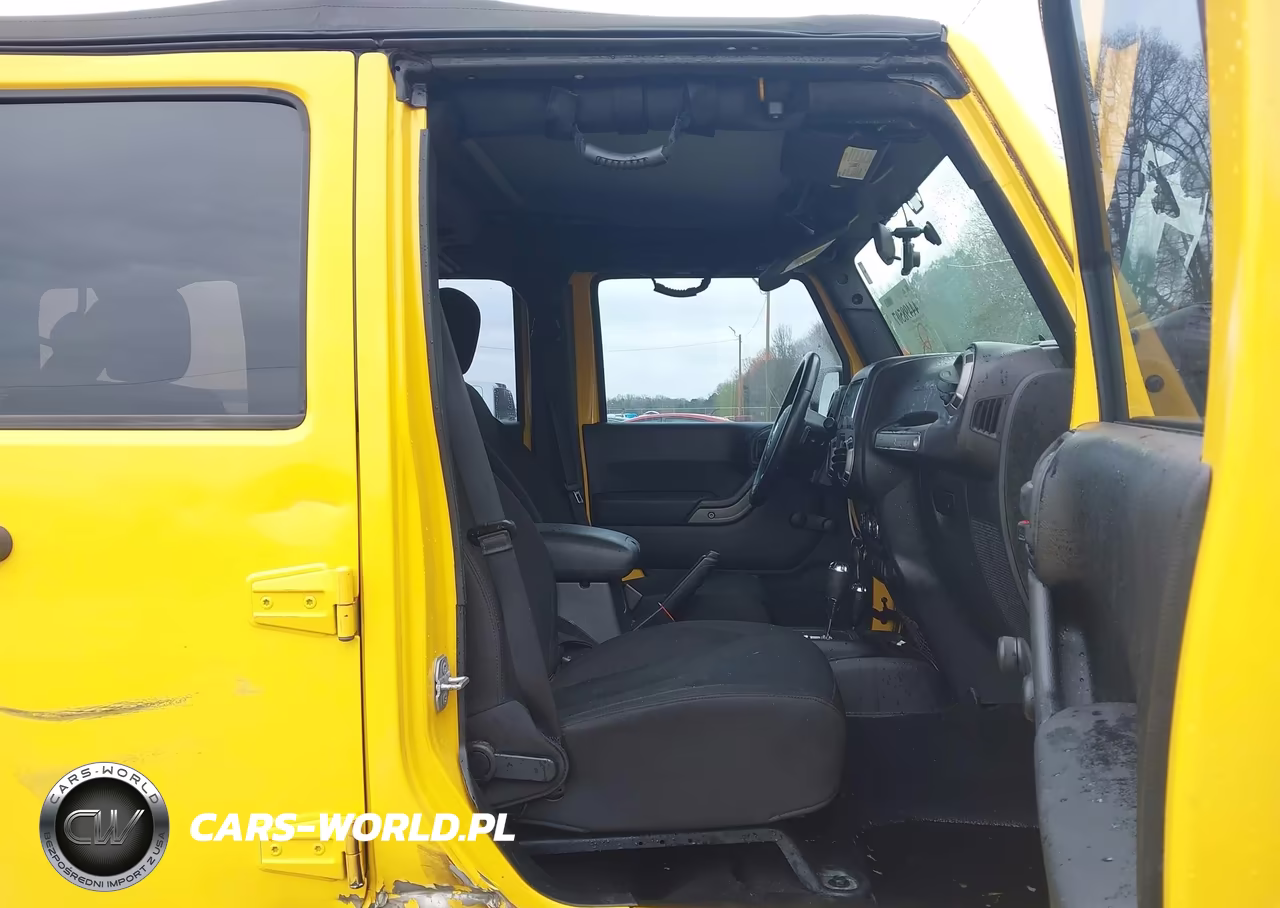2015 Jeep Wrangler Unlimited Sport VIN:1C4BJWDG0FL688119 - 5