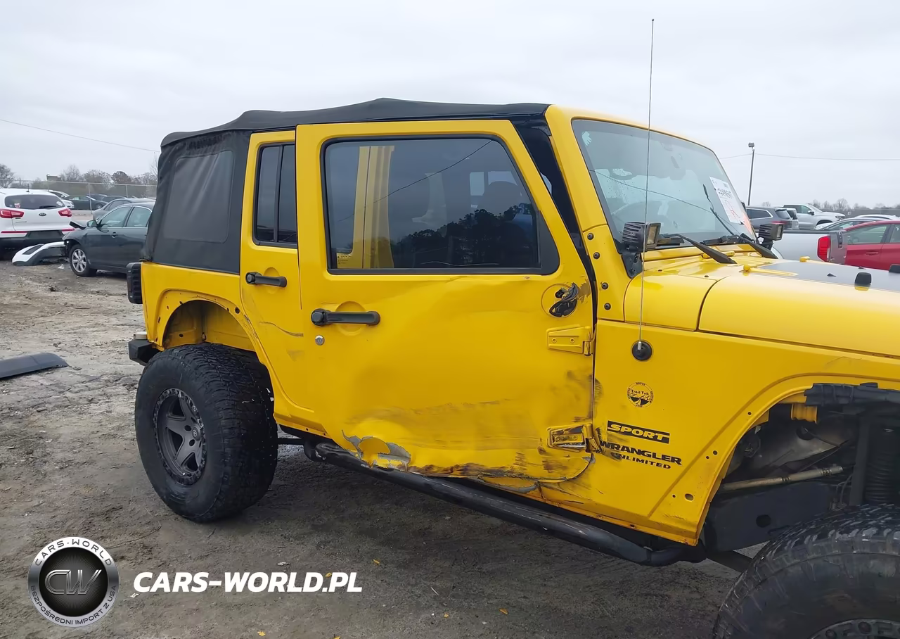 2015 Jeep Wrangler Unlimited Sport VIN:1C4BJWDG0FL688119 - 6