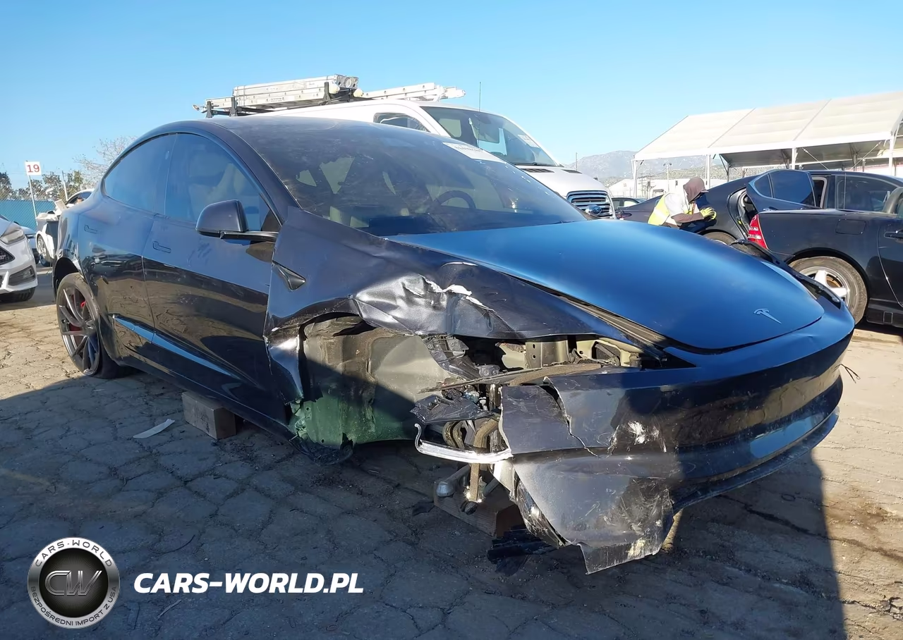 2024 Tesla Model 3 Performance All-Wheel Drive – zdjęcie 1 z 16