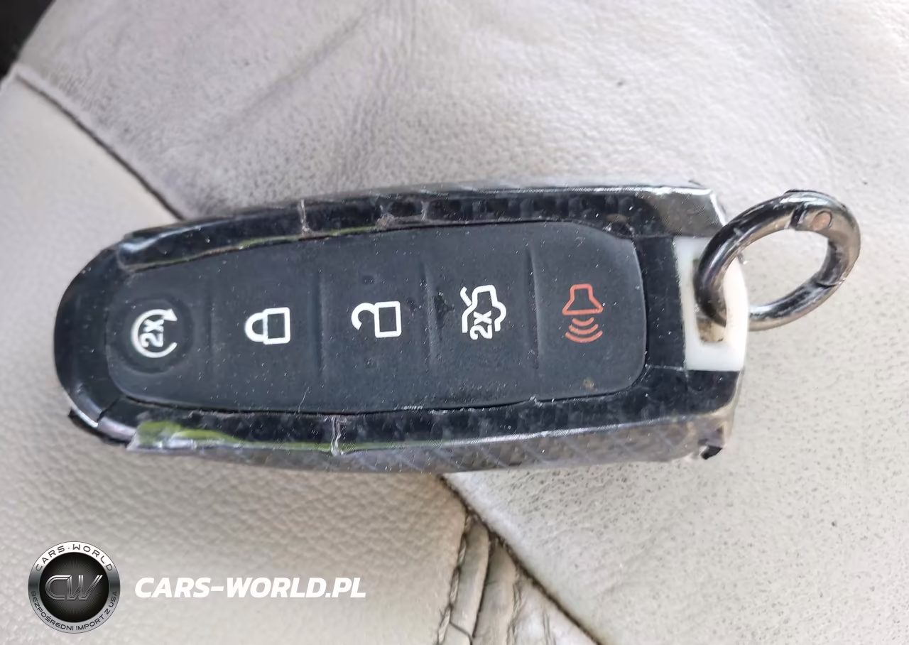 2017 Ford Escape Titanium VIN:1FMCU0J95HUA36314 - 11