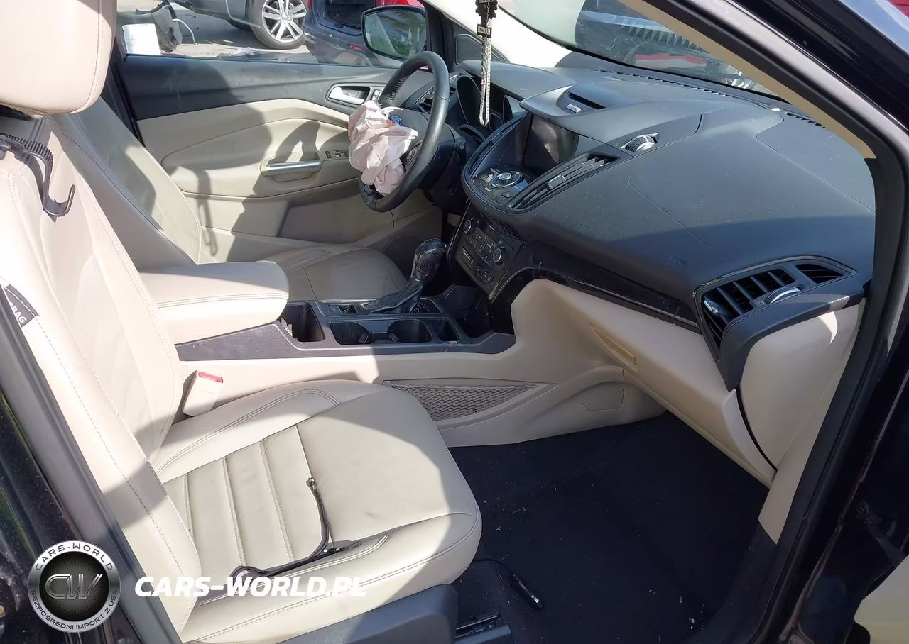 2017 Ford Escape Titanium VIN:1FMCU0J95HUA36314 - 5