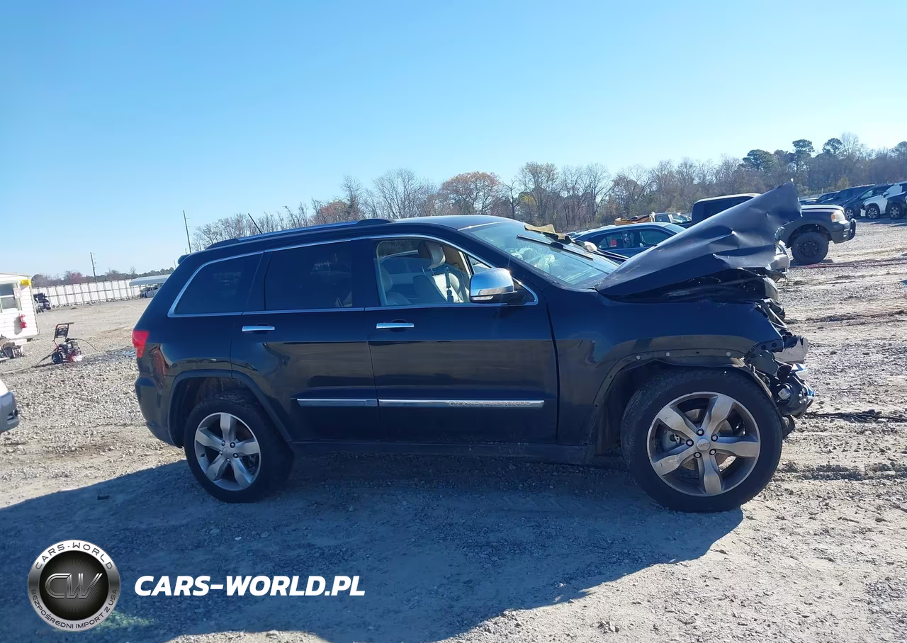 2013 Jeep Grand Cherokee Overland VIN:1C4RJECG2DC588840 - 12