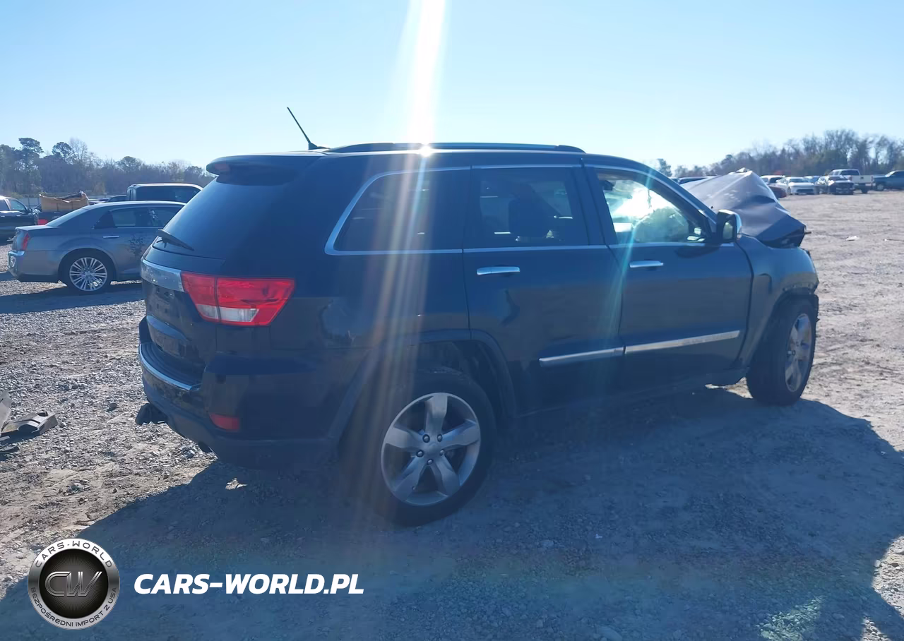 2013 Jeep Grand Cherokee Overland VIN:1C4RJECG2DC588840 - 4