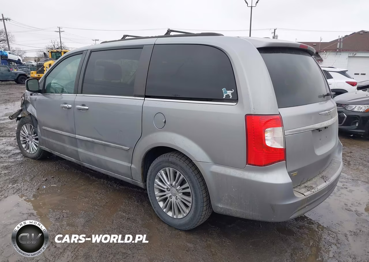 2015 Chrysler Town & Country Touring-L VIN:2C4RC1CG1FR661211 - 3