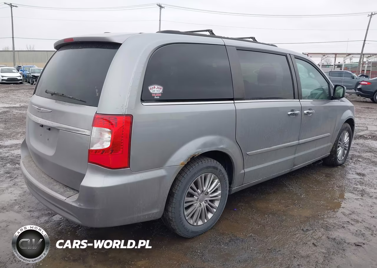 2015 Chrysler Town & Country Touring-L VIN:2C4RC1CG1FR661211 - 4