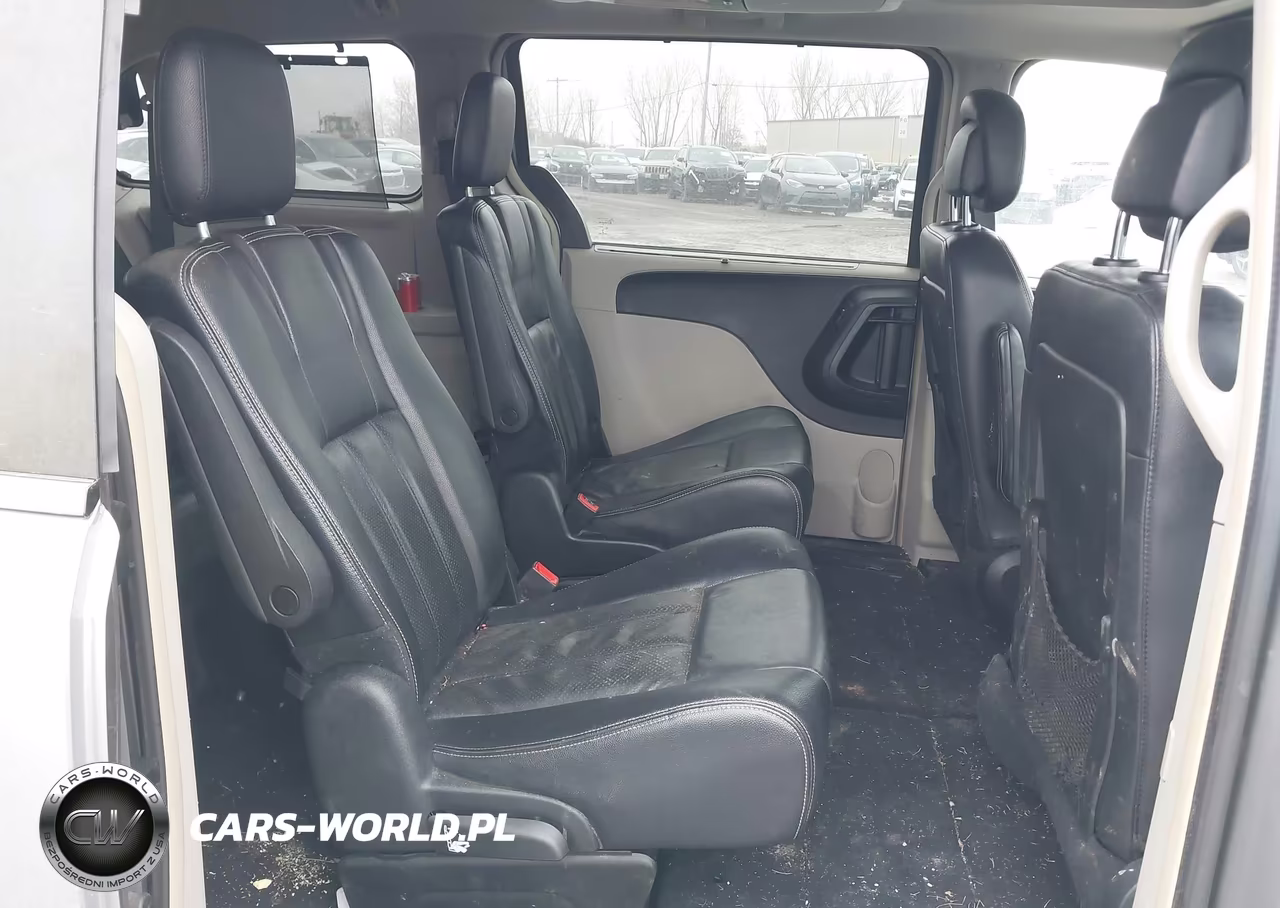 2015 Chrysler Town & Country Touring-L VIN:2C4RC1CG1FR661211 - 8