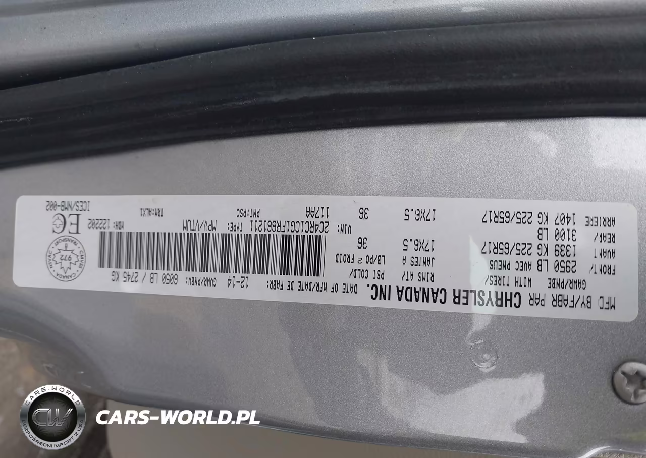 2015 Chrysler Town & Country Touring-L VIN:2C4RC1CG1FR661211 - 9