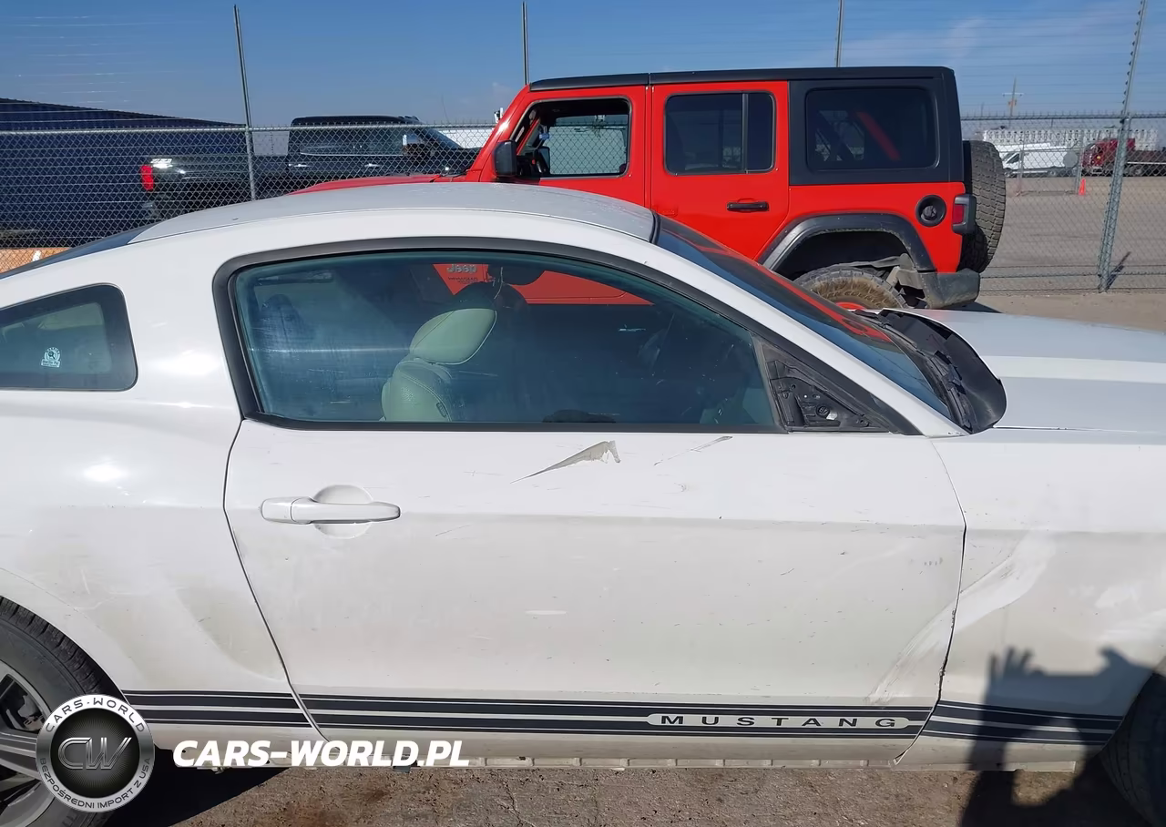 2012 Ford Mustang V6 Premium VIN:1ZVBP8AM5C5208206 - 14
