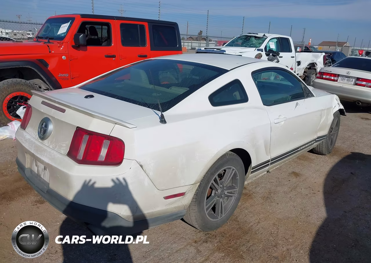 2012 Ford Mustang V6 Premium VIN:1ZVBP8AM5C5208206 - 4