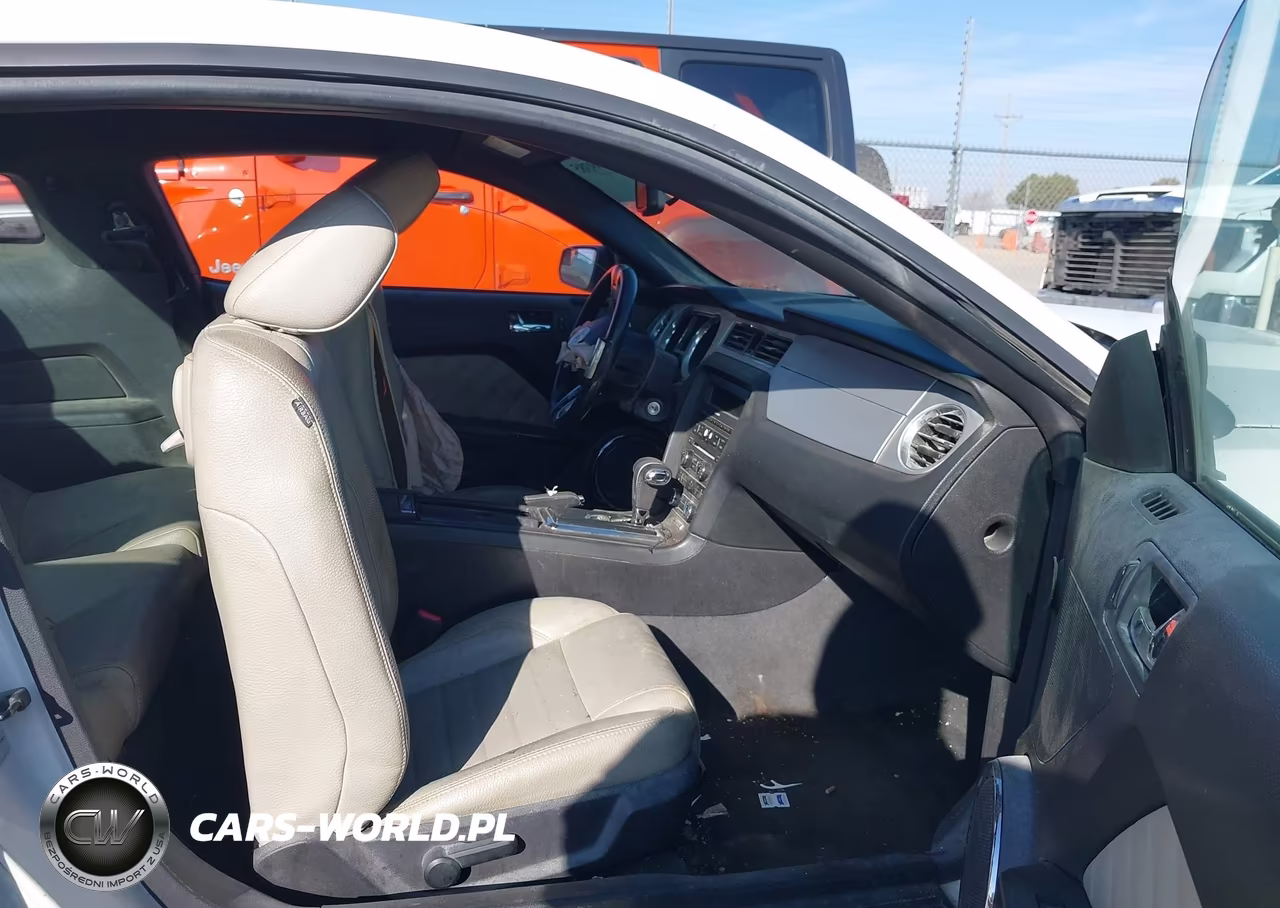 2012 Ford Mustang V6 Premium VIN:1ZVBP8AM5C5208206 - 5