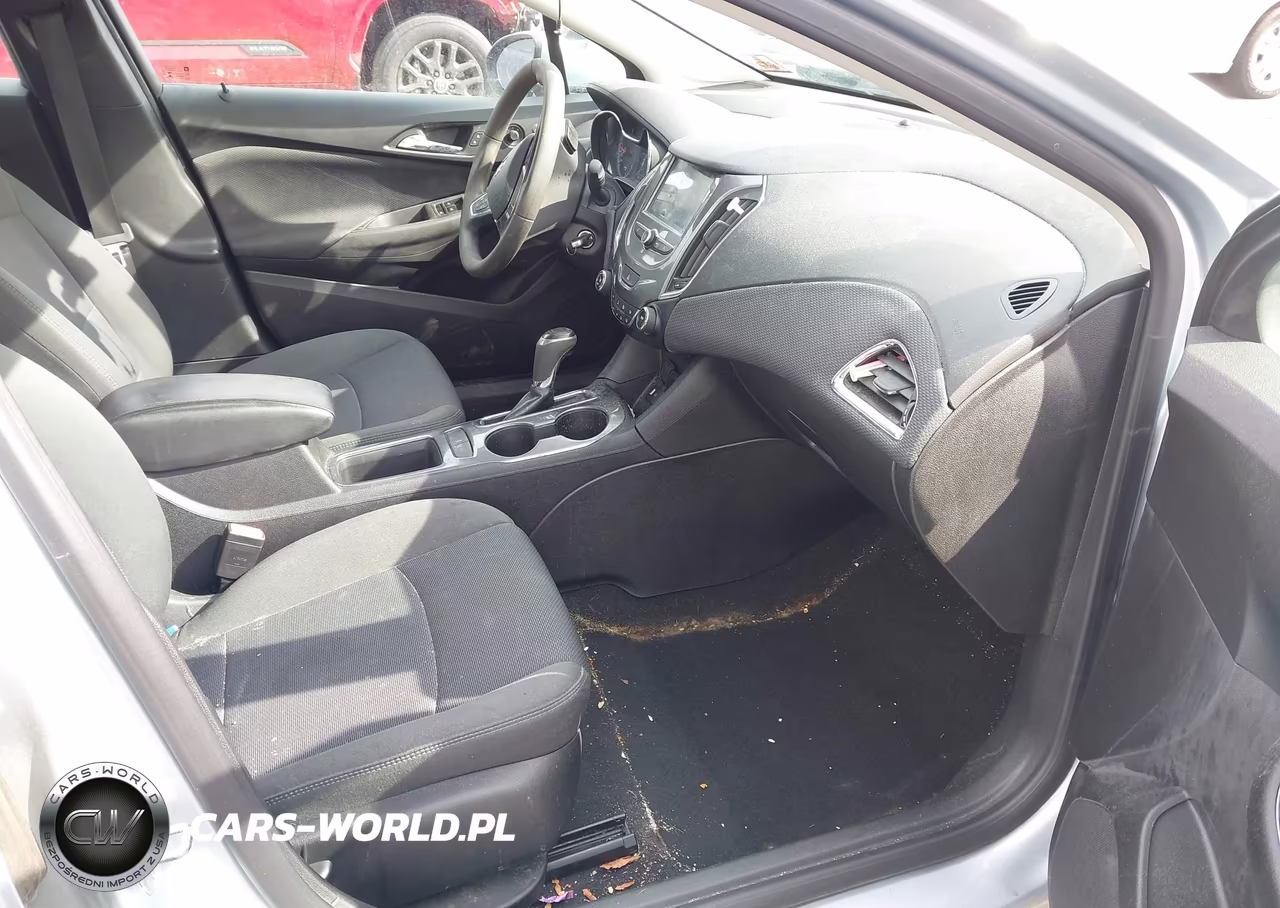 2018 Chevrolet Cruze Lt Auto VIN:3G1BE6SM0JS560634 - 5