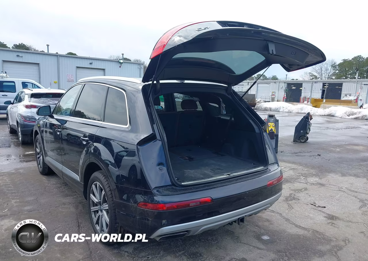 2017 Audi Q7 3.0T Premium VIN:WA1LAAF73HD052127 - 3