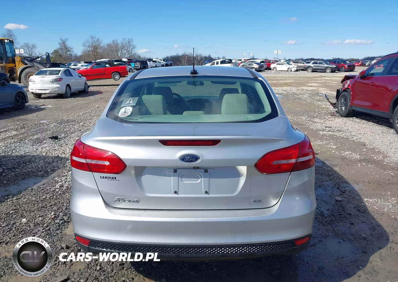 2018 Ford Focus Se VIN:1FADP3F29JL252990 - 16