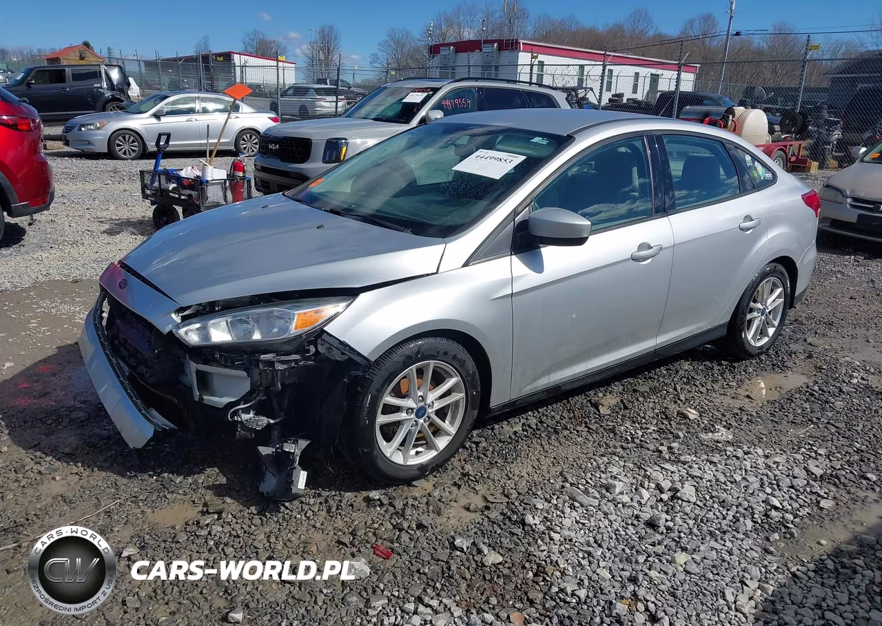 2018 Ford Focus Se VIN:1FADP3F29JL252990 - 2