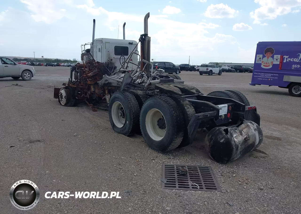 1999 Freightliner Conventional Fld120 VIN:1FUYDZYB5XL953452 - 3