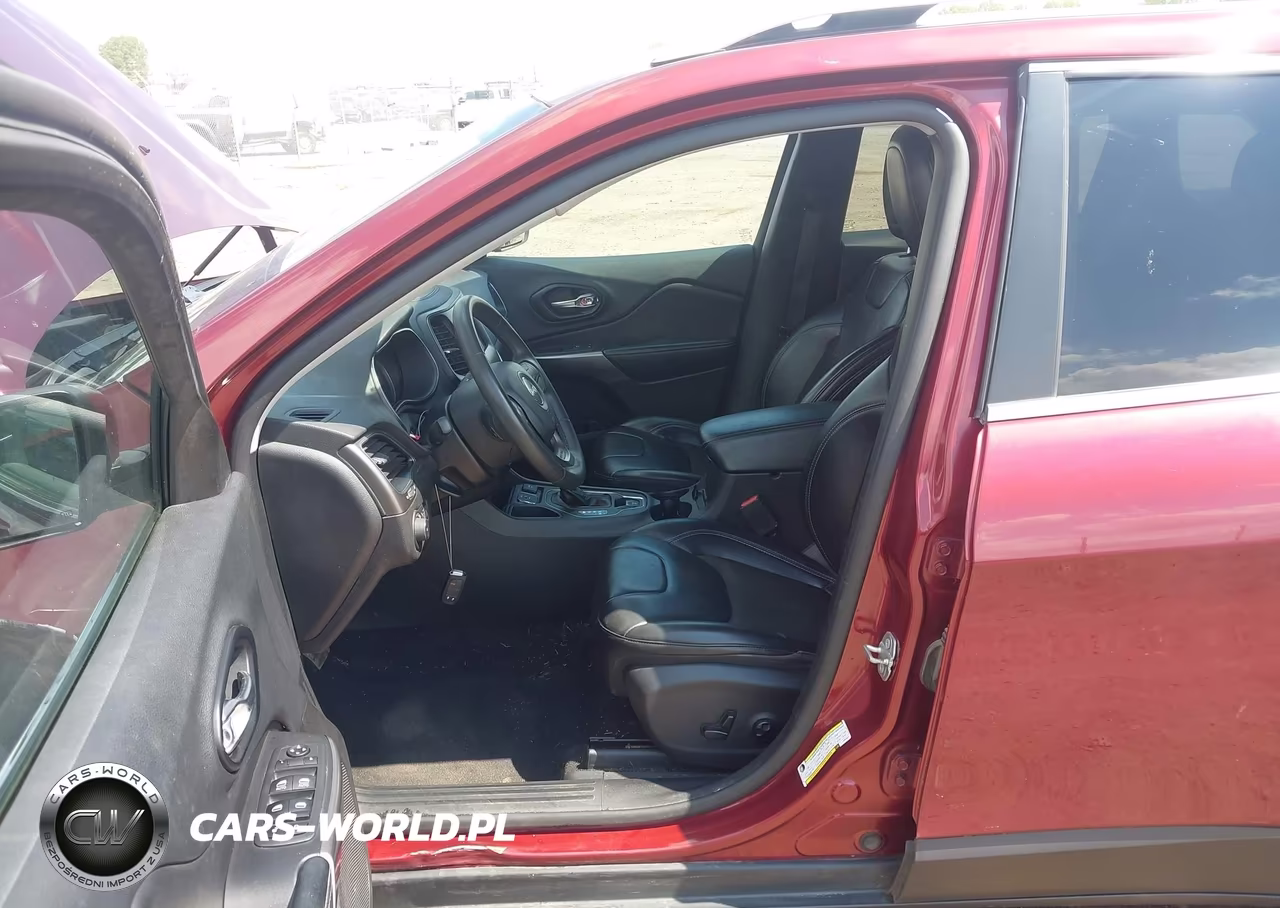 2020 Jeep Cherokee Latitude Plus Fwd VIN:1C4PJLLB3LD652621 - 18