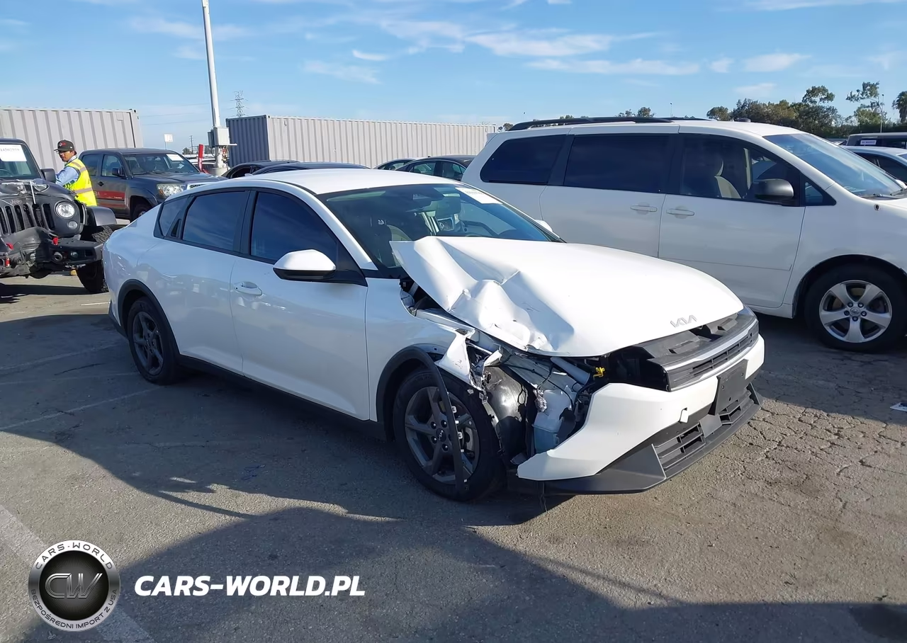 2025 Kia K4 Lxs – zdjęcie 1 z 17