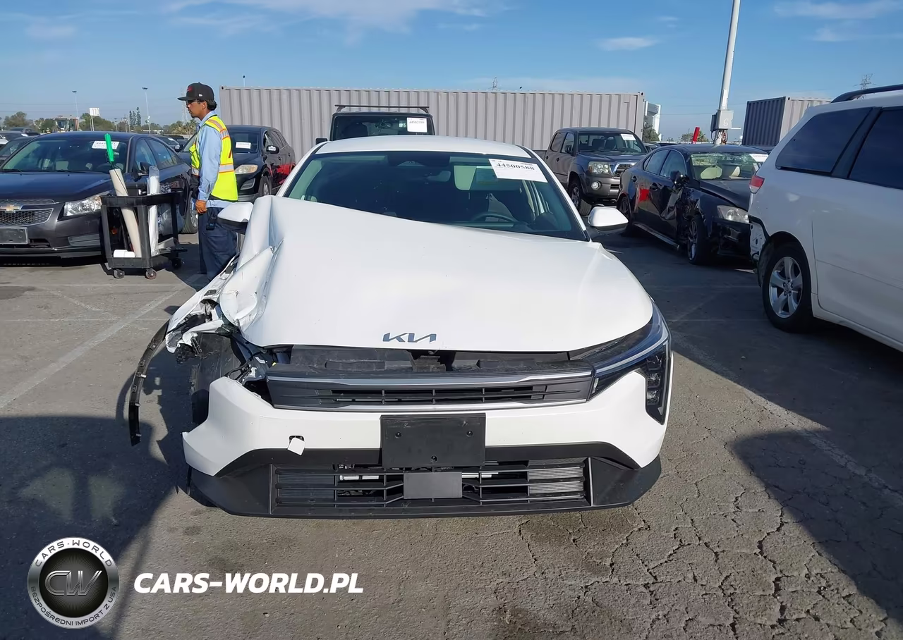 2025 Kia K4 Lxs VIN:3KPFT4DE1SE160980 - 13