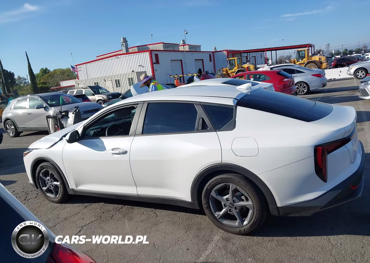 2025 Kia K4 Lxs VIN:3KPFT4DE1SE160980 - 15