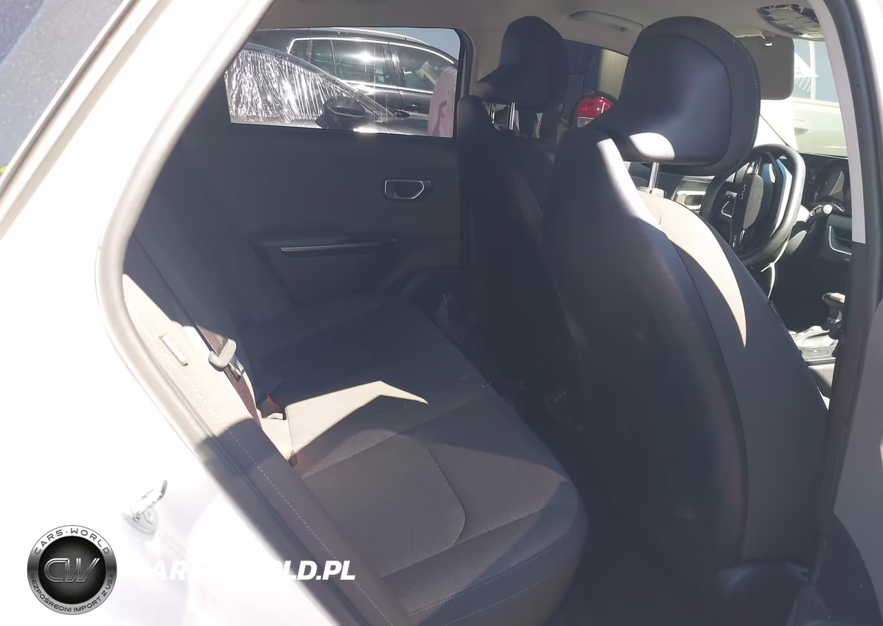 2025 Kia K4 Lxs VIN:3KPFT4DE1SE160980 - 8