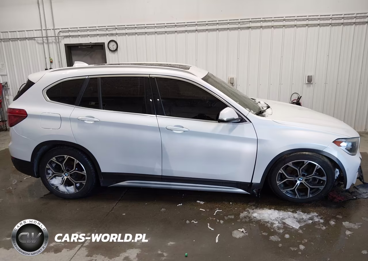2021 BMW X1 xDrive28I VIN:WBXJG9C09M5T16508 - 13