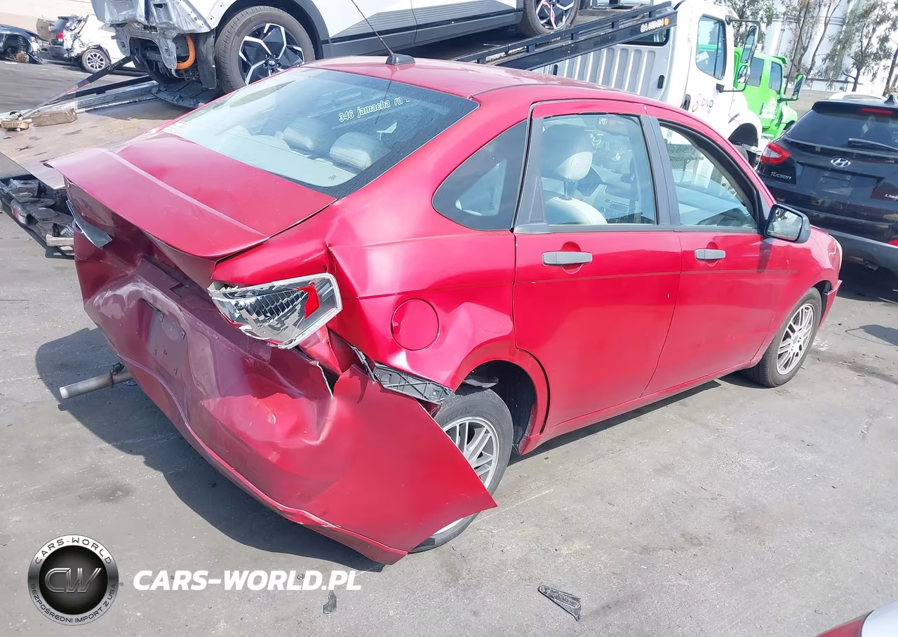 2011 Ford Focus Se VIN:1FAHP3FN7BW190615 - 4