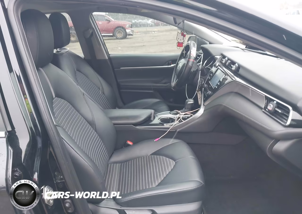 2020 Toyota Camry Se VIN:4T1G11AK9LU952621 - 5