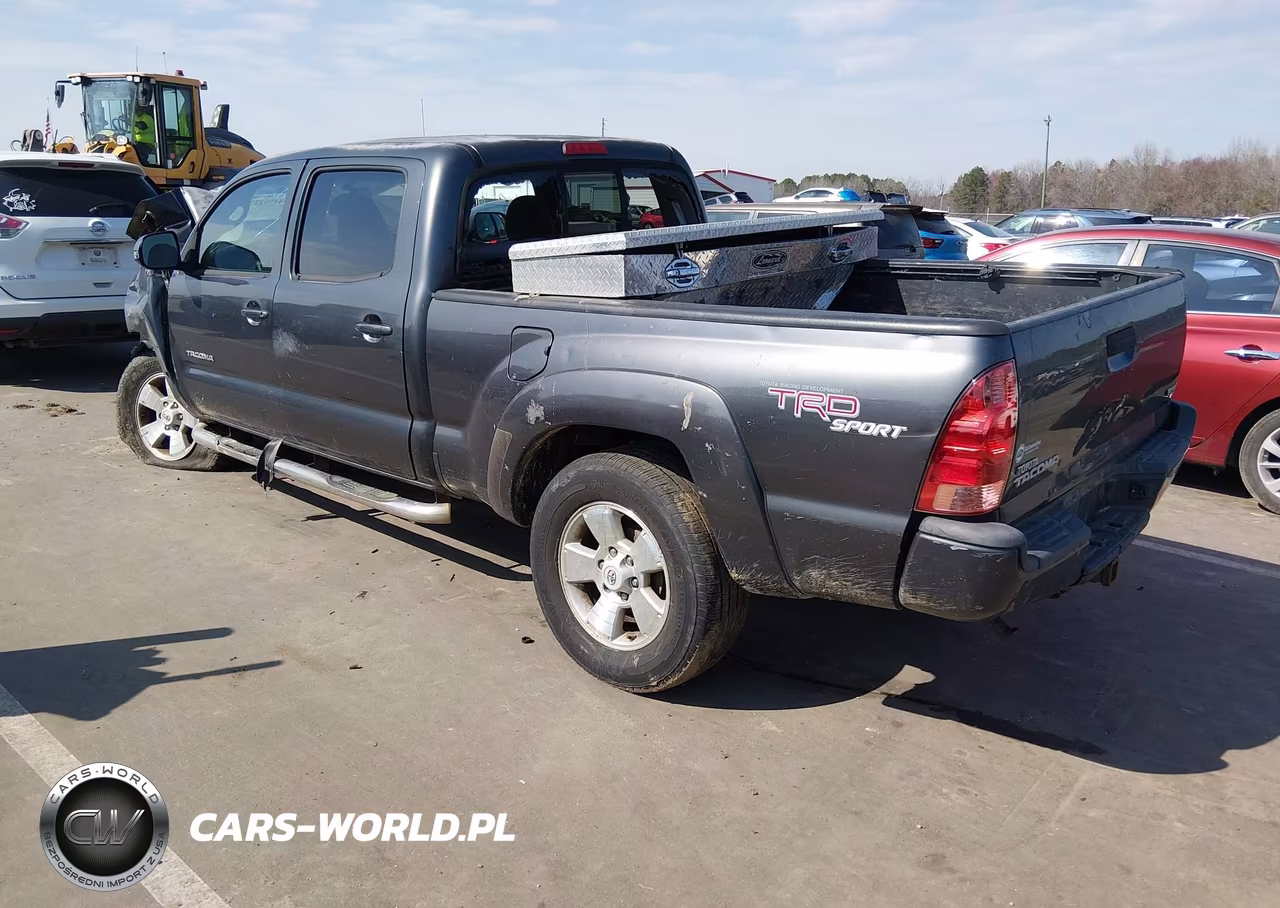 2013 Toyota Tacoma Base V6 VIN:3TMMU4FN8DM058117 - 3