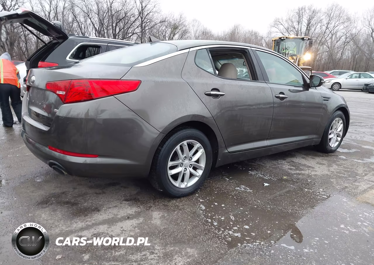 2013 Kia Optima Lx VIN:5XXGM4A73DG186756 - 4