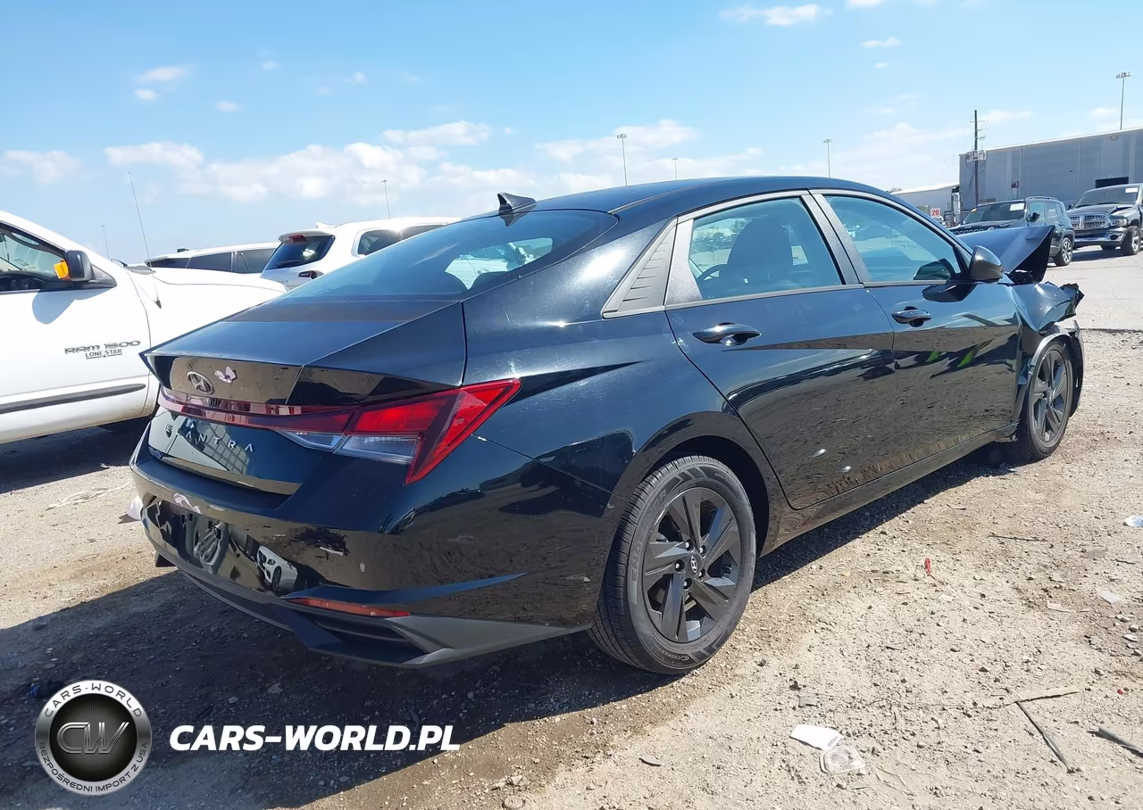 2021 Hyundai Elantra Sel VIN:KMHLM4AG2MU102723 - 4