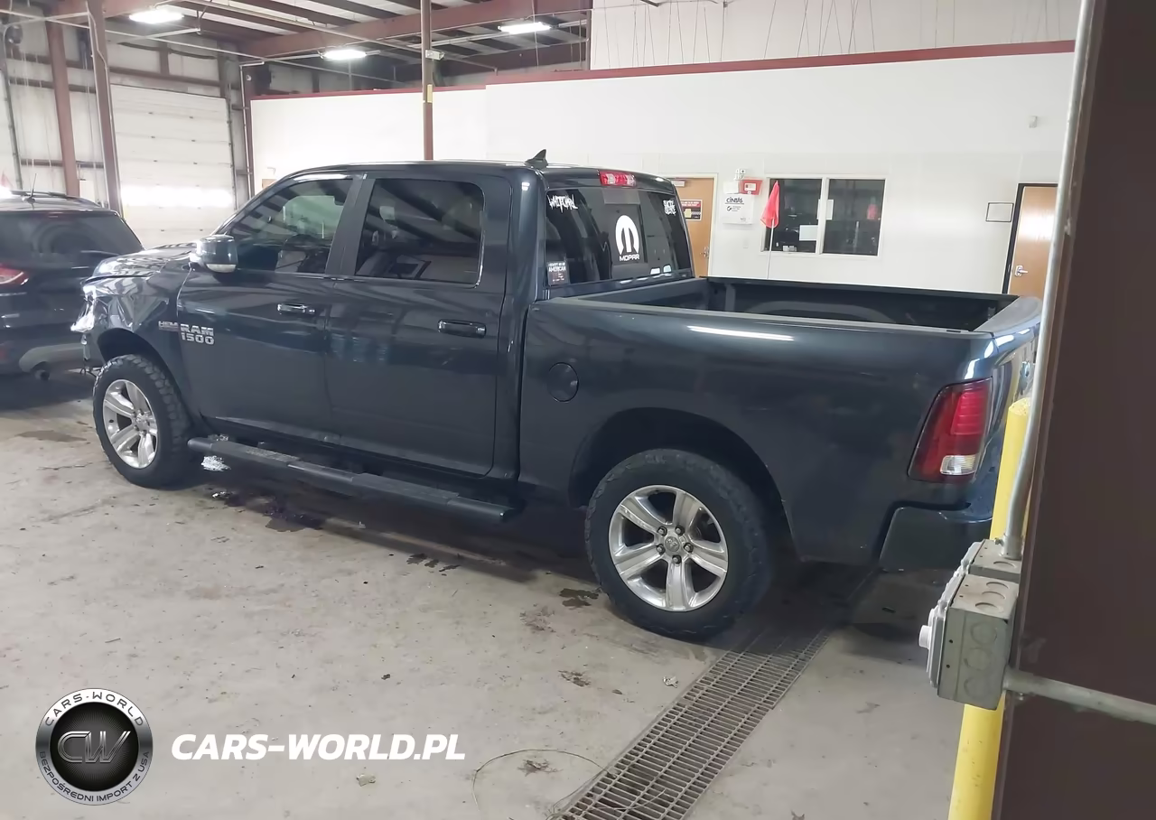 2016 Ram 1500 Sport VIN:1C6RR7MT8GS196429 - 3