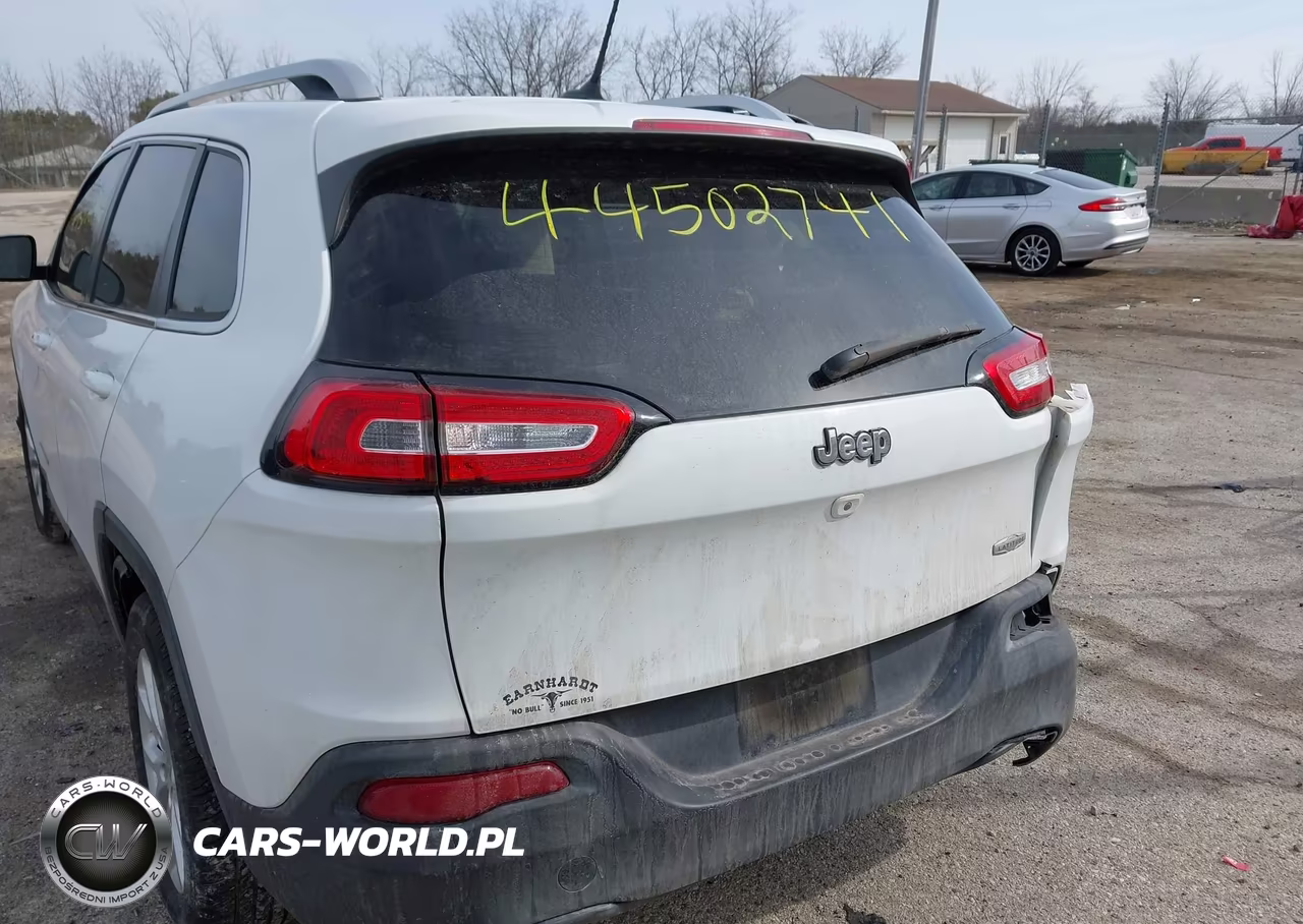2015 Jeep Cherokee Latitude VIN:1C4PJLCB0FW671412 - 16