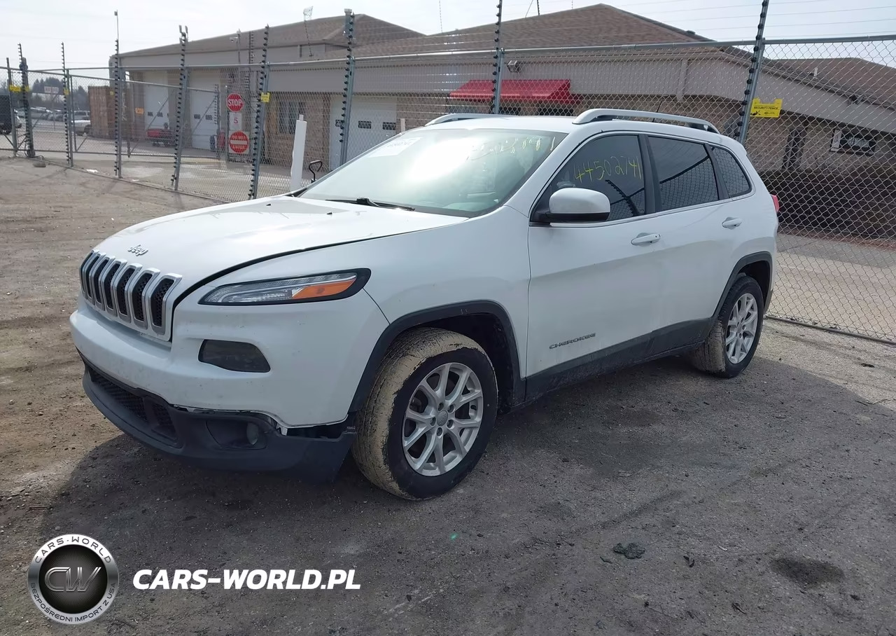 2015 Jeep Cherokee Latitude VIN:1C4PJLCB0FW671412 - 2