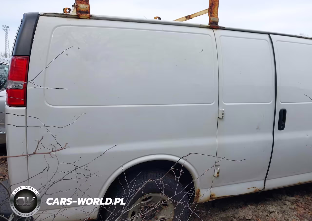2009 Chevrolet Express 2500 Work Van VIN:1GCGG25C291113884 - 4