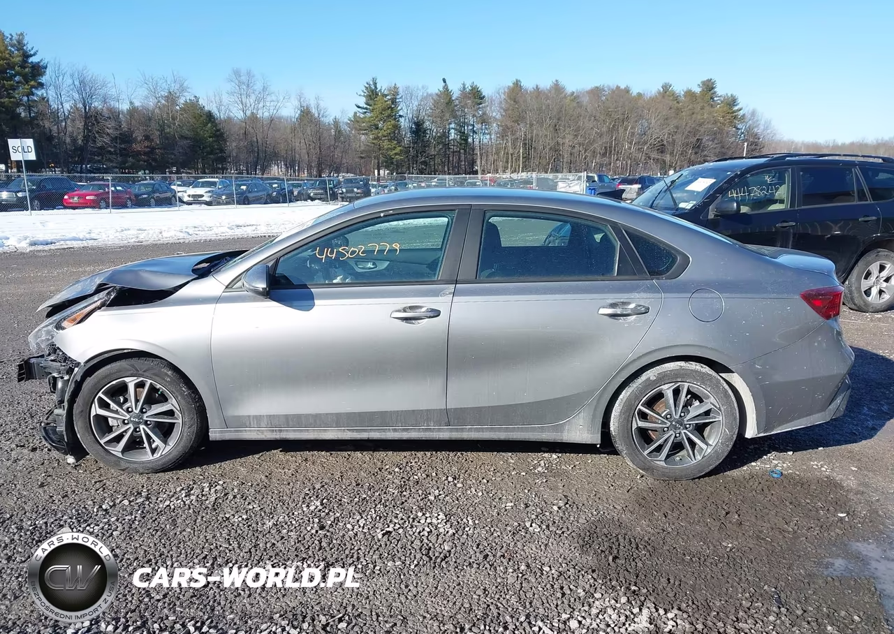 2023 Kia Forte Lxs VIN:3KPF24ADXPE588276 - 13