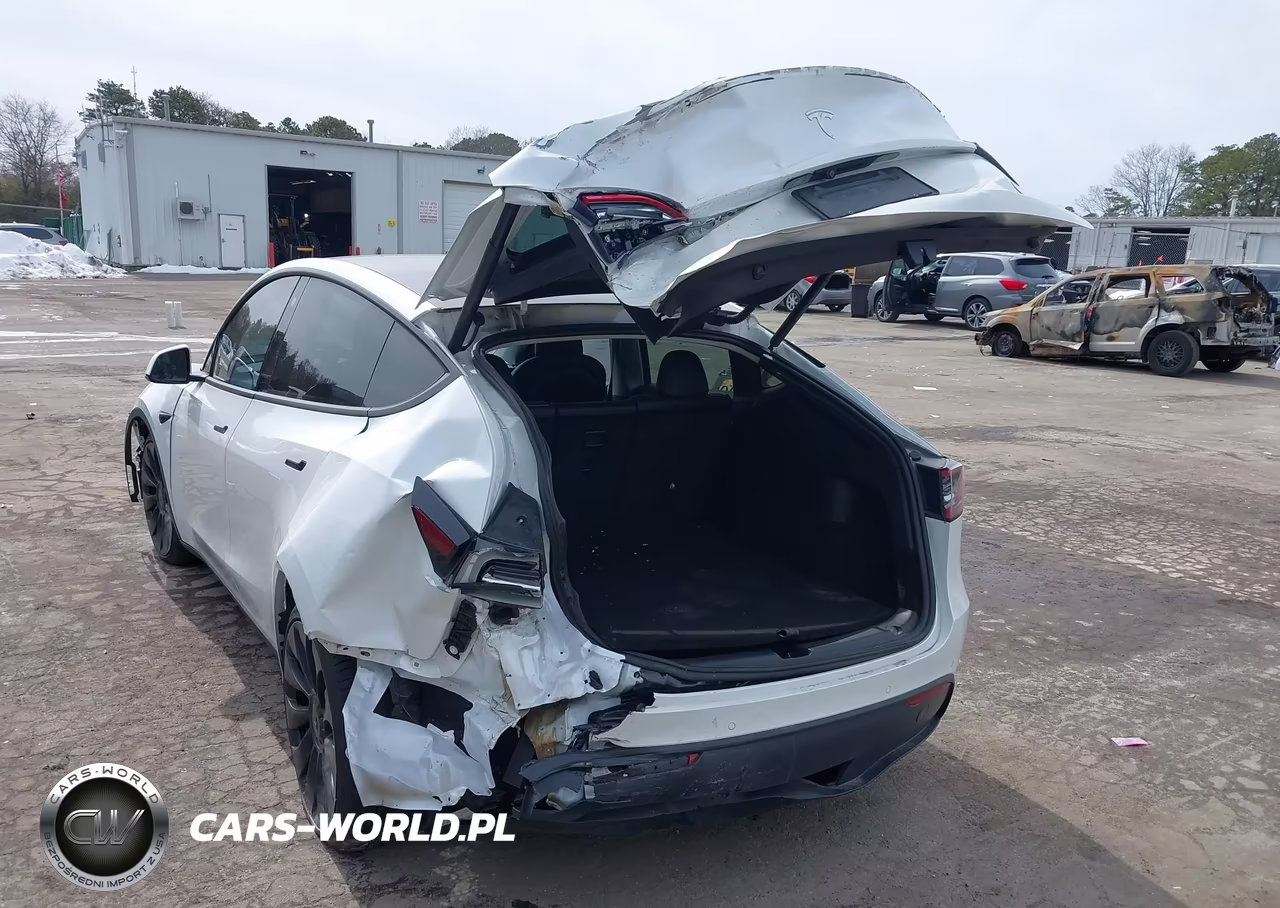 2022 Tesla Model Y Performance Dual Motor All-Wheel Drive VIN:7SAYGDEF0NF567680 - 3