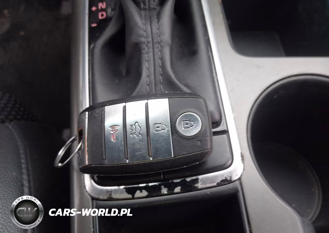 2019 Kia Optima S VIN:5XXGT4L35KG322542 - 11