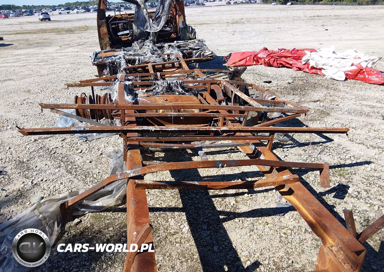 2025 Ford E-450 Cutaway VIN:1FDXE4FN1SDD26813 - 8