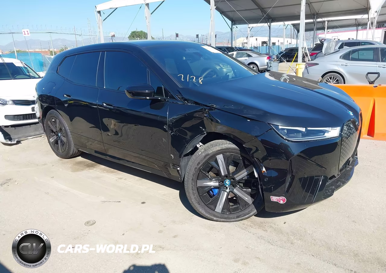2025 BMW Ix xDrive50