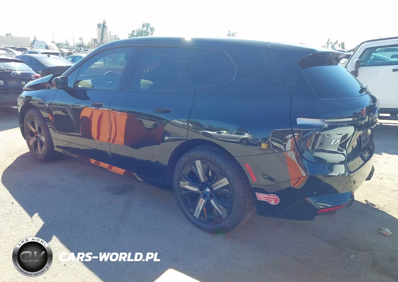2025 BMW Ix xDrive50 VIN:WB523CF00SCS07882 - 3