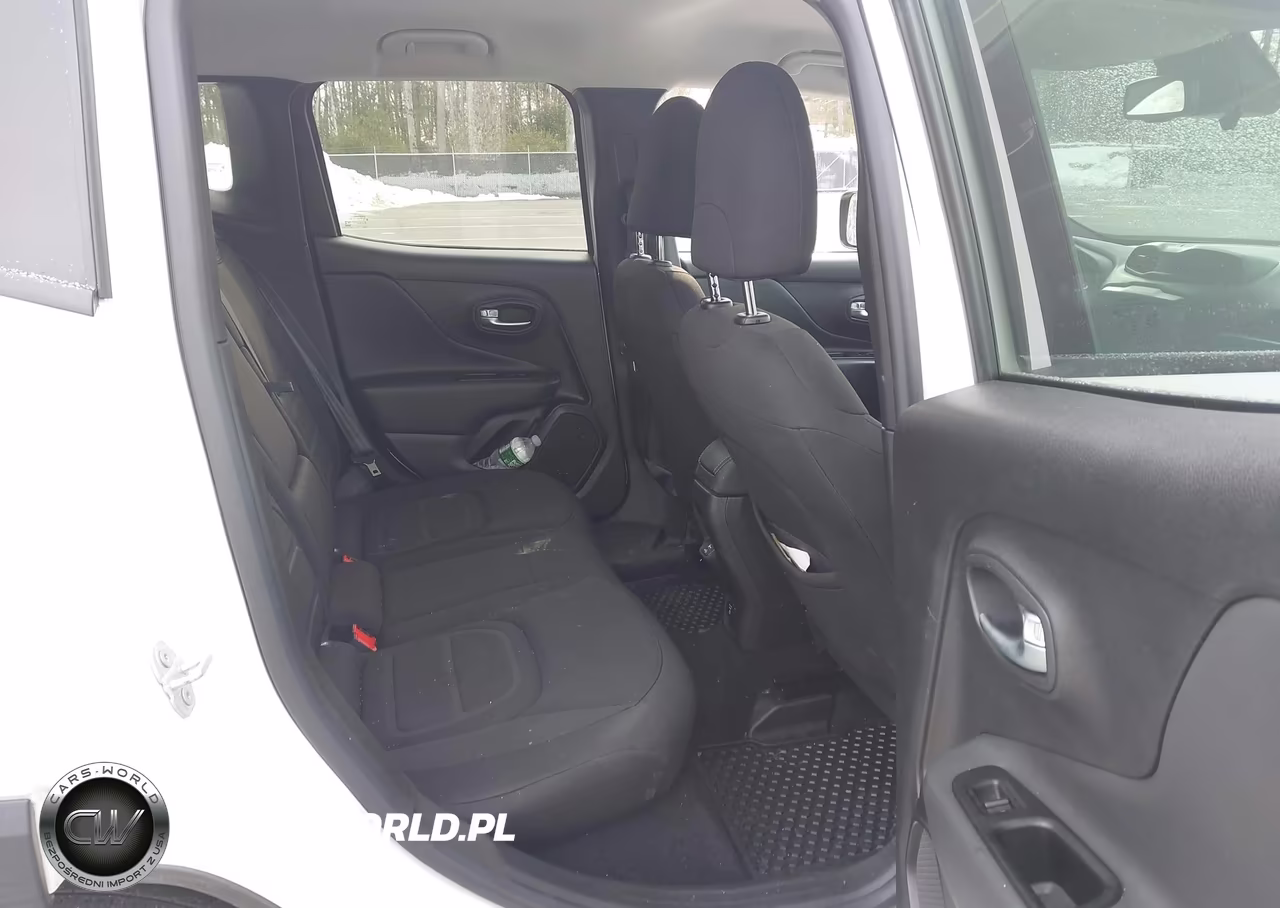 2022 Jeep Renegade Latitude 4X4 VIN:ZACNJDB11NPN71785 - 8