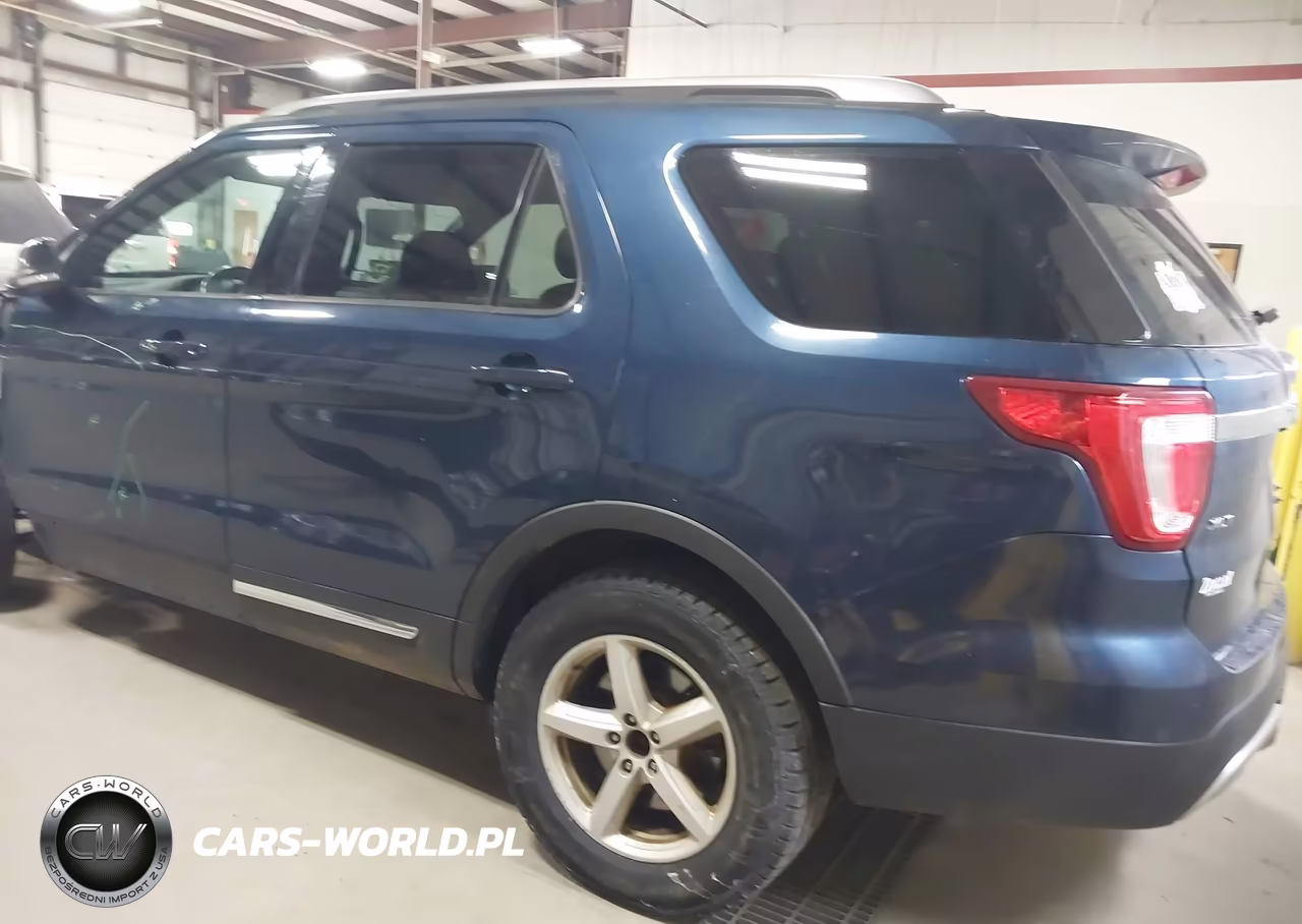 2017 Ford Explorer Xlt VIN:1FM5K8D8XHGC98327 - 3