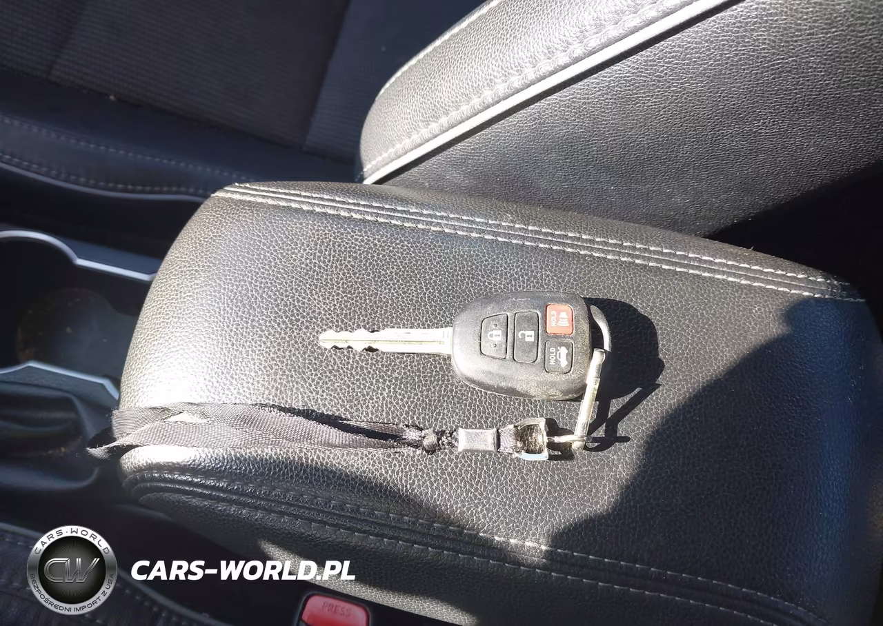 2015 Toyota Corolla S Plus VIN:2T1BURHE7FC241988 - 11
