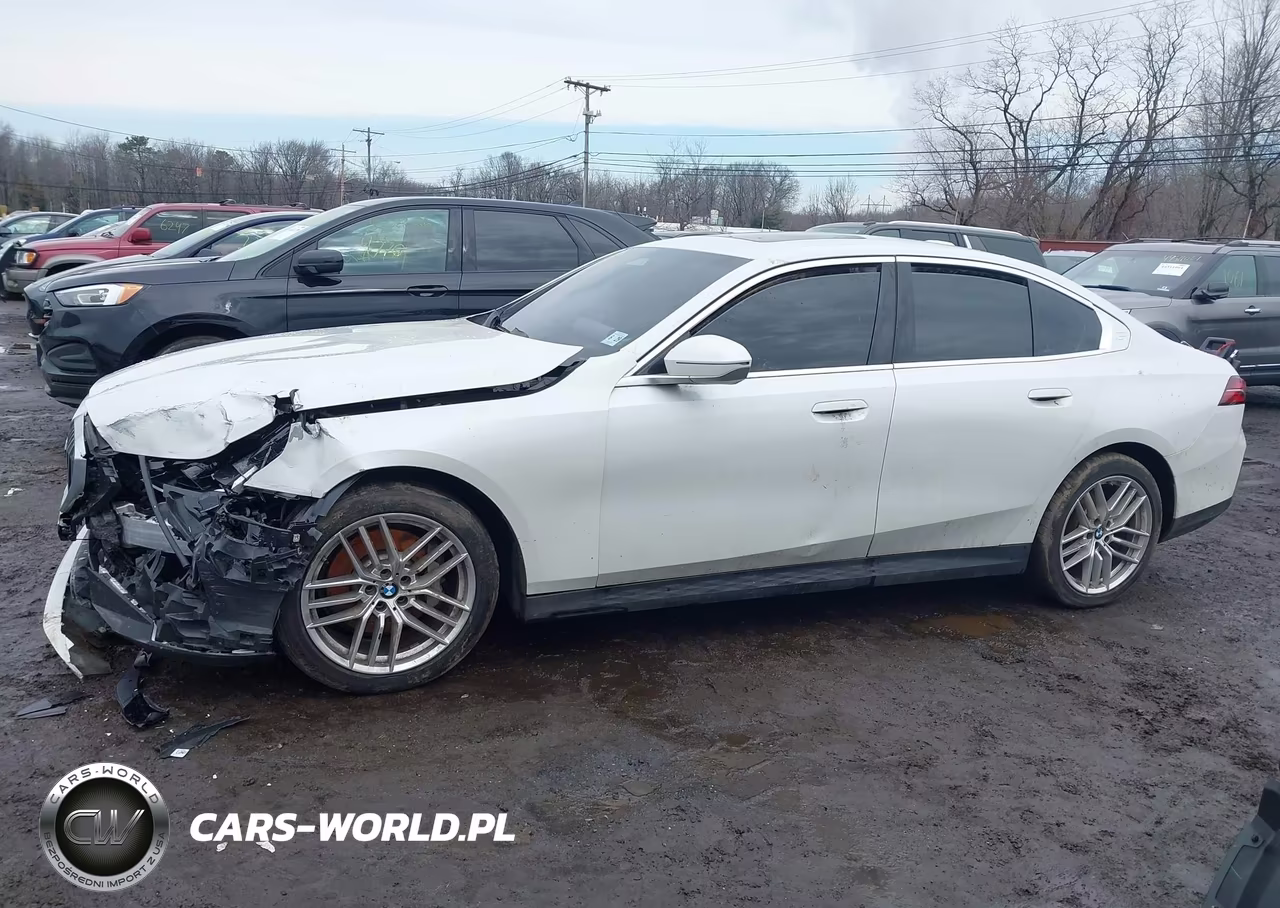 2024 BMW 530I xDrive VIN:WBA53FJ04RCR14145 - 17