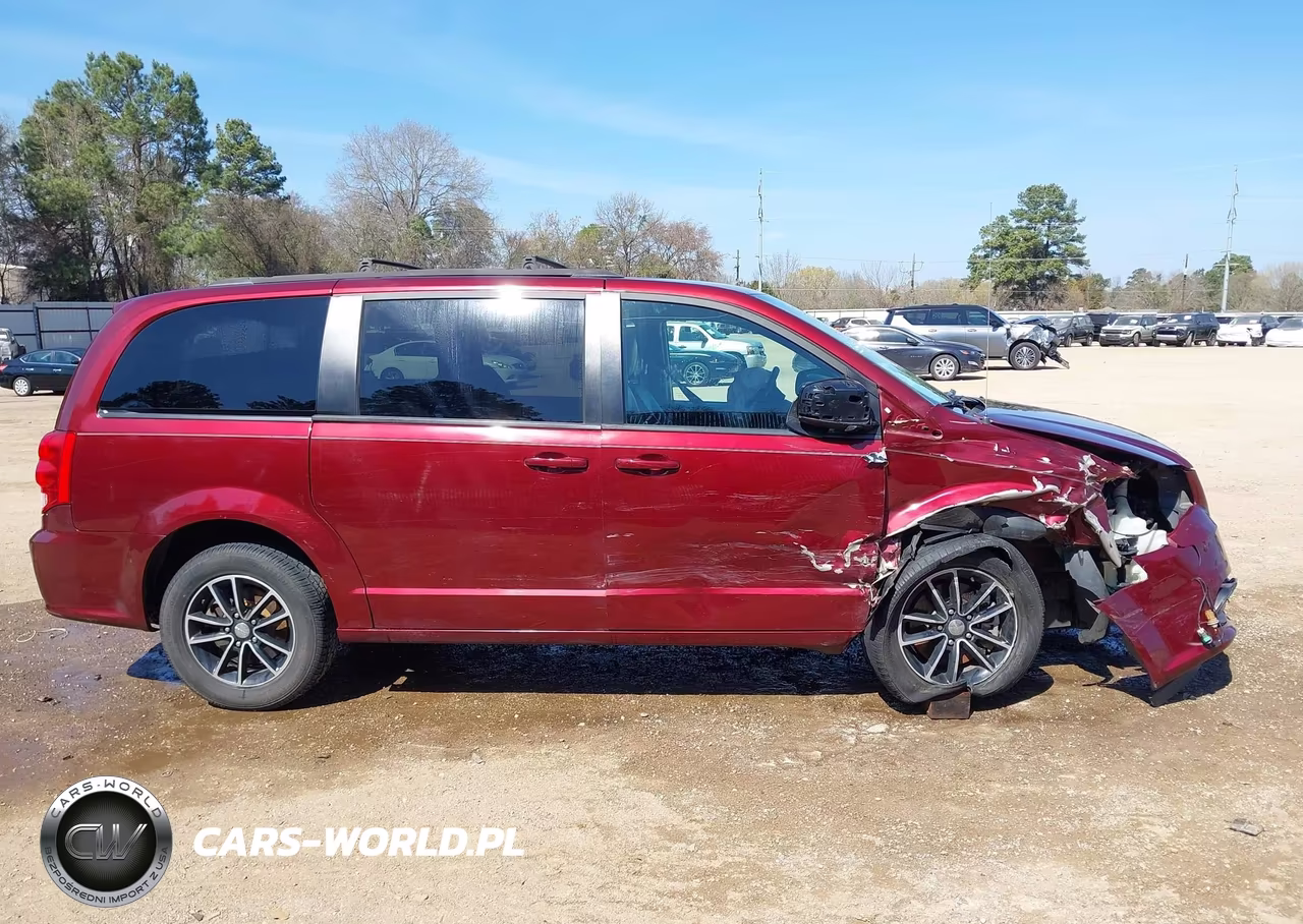 2018 Dodge Grand Caravan Gt VIN:2C4RDGEG0JR297059 - 14