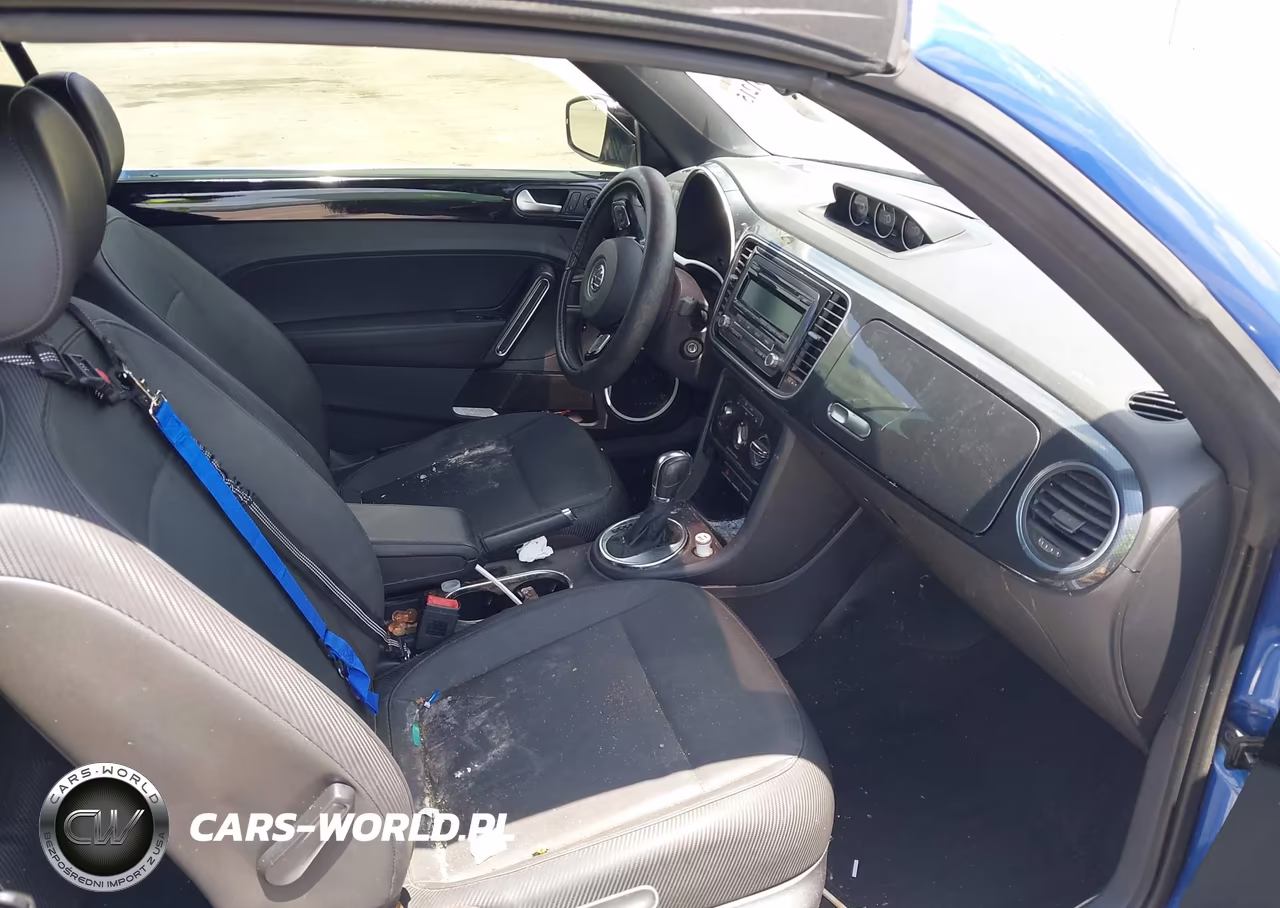 2014 Volkswagen Beetle 2.0T R-Line VIN:3VW7T7AT5EM813875 - 5