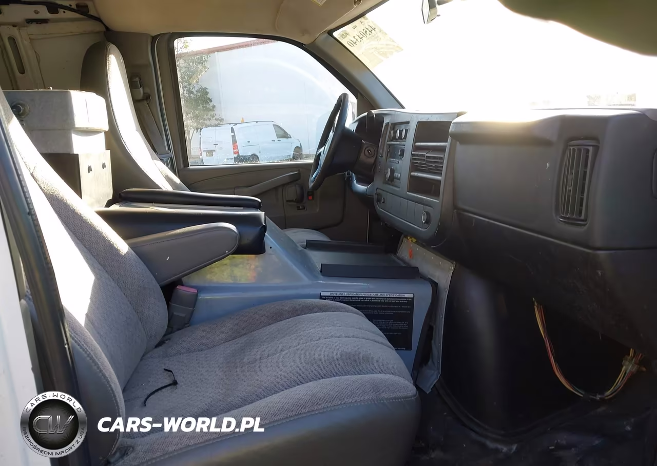 2014 Chevrolet Express 2500 Work Van VIN:1GCWGFBA8E1122900 - 5