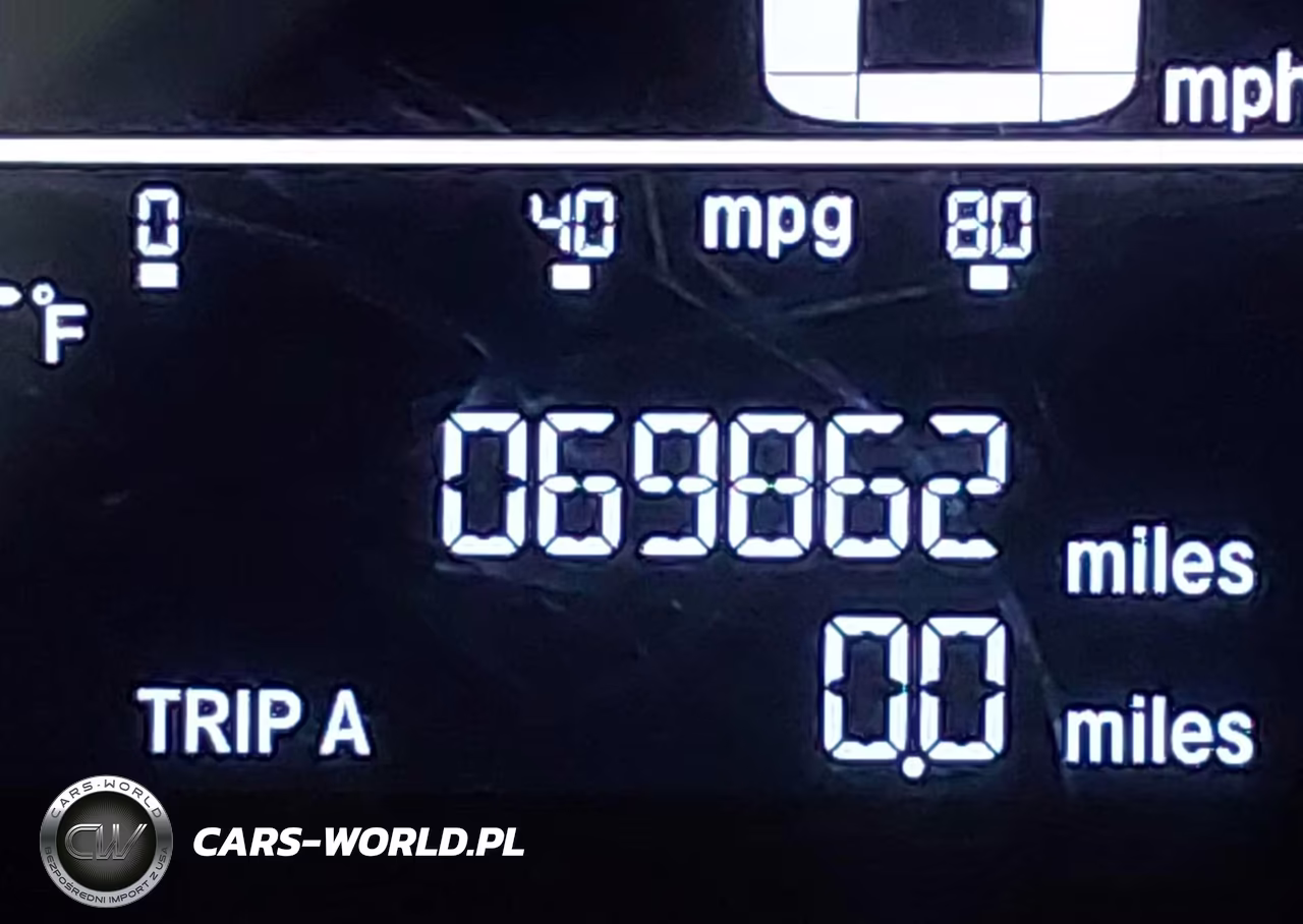 2018 Honda Civic Sport VIN:SHHFK7G4XJU214789 - 16