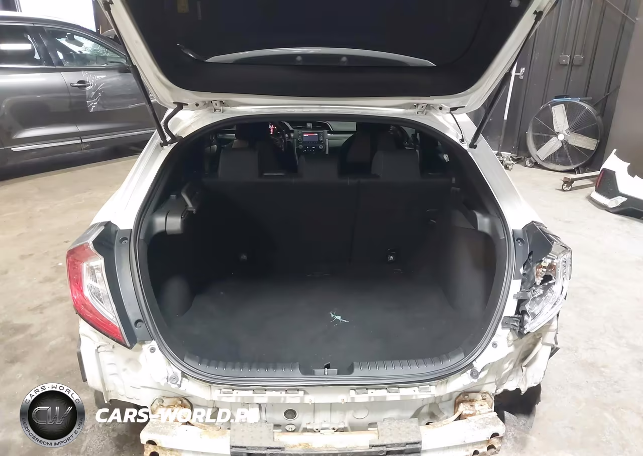 2018 Honda Civic Sport VIN:SHHFK7G4XJU214789 - 18